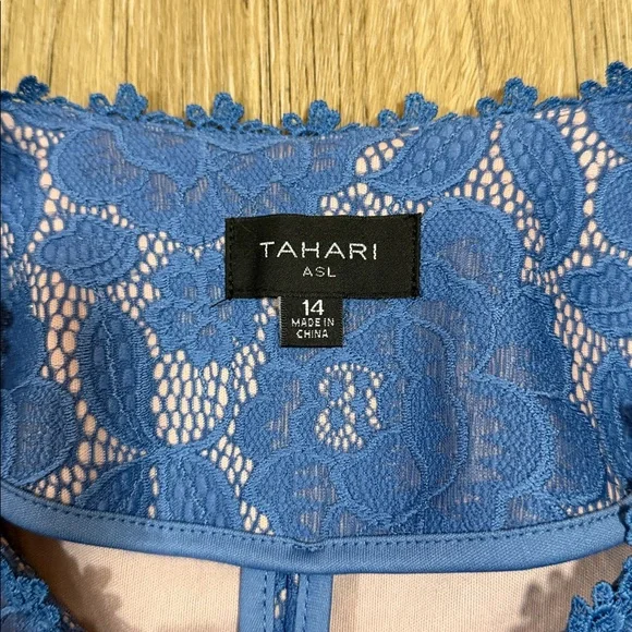 New Tahari ASL Royal Blue Lace Cropped Blazer with Gold Buttons size 14 - Picture 3 of 7